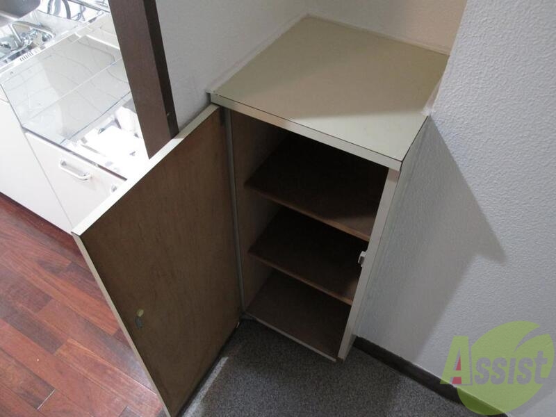 収納　シューズボックスです。小型ですが、ありがたいですね