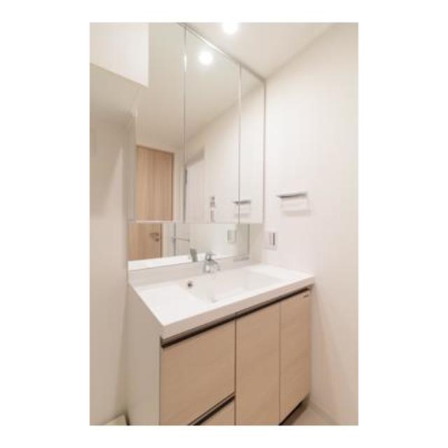 洗面設備　※写真は同タイプ住戸です。