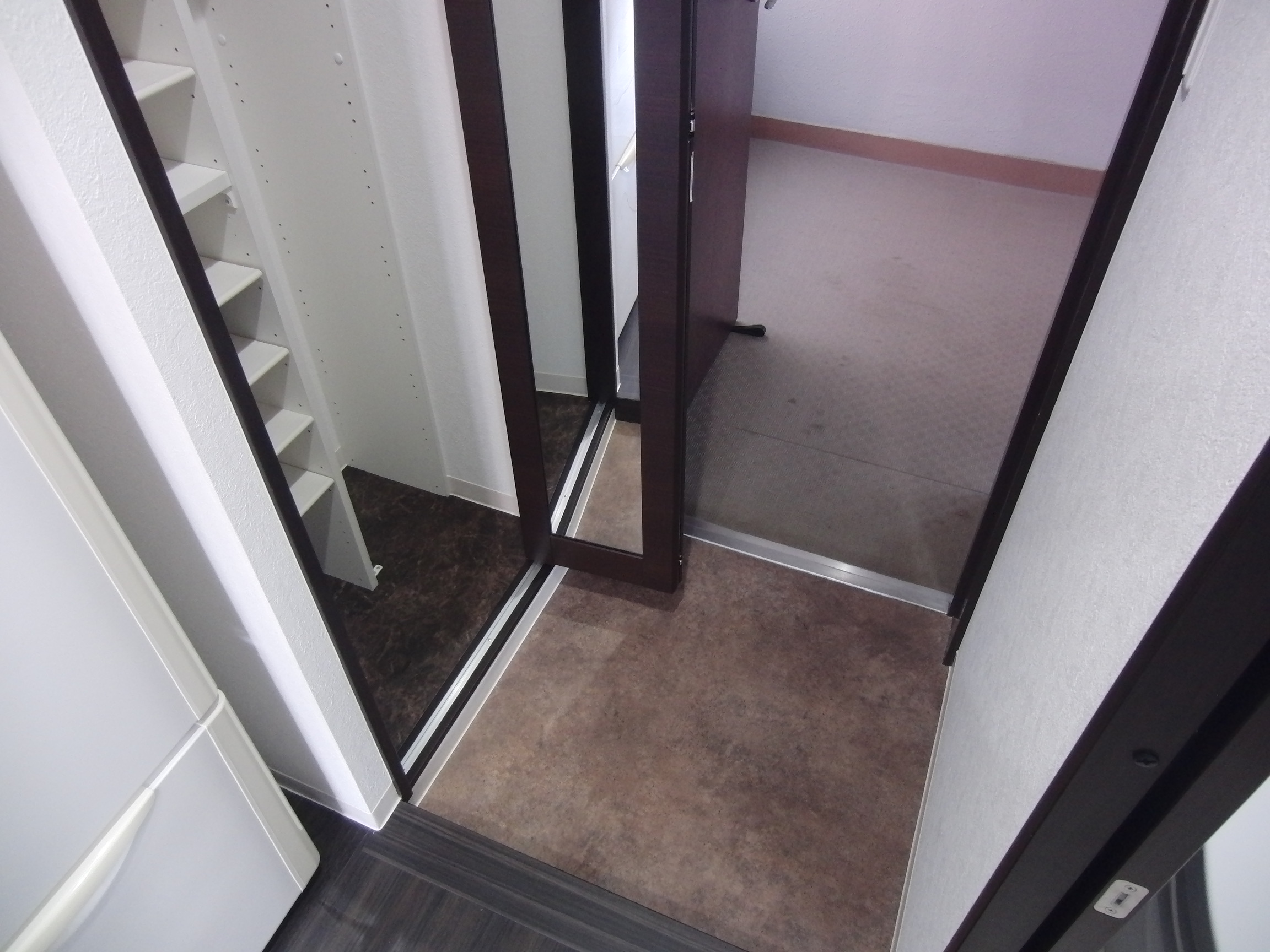 玄関　★シューズボックスを完備です★