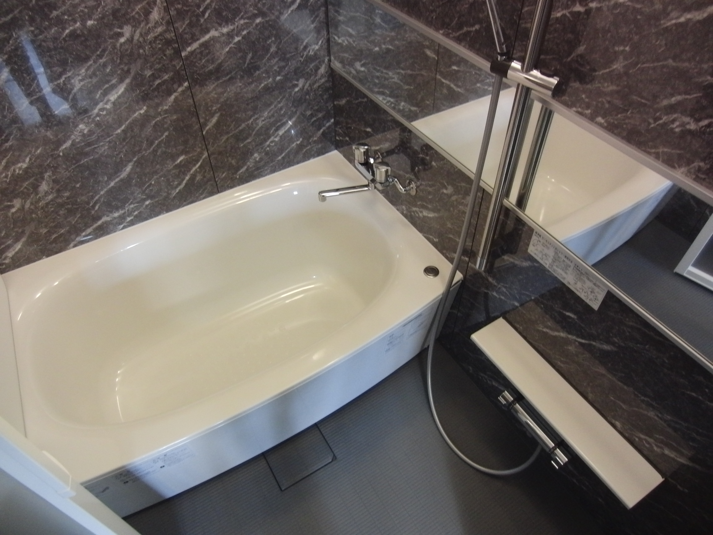 バス・シャワールーム　★リノベーション後なので広くて綺麗です★