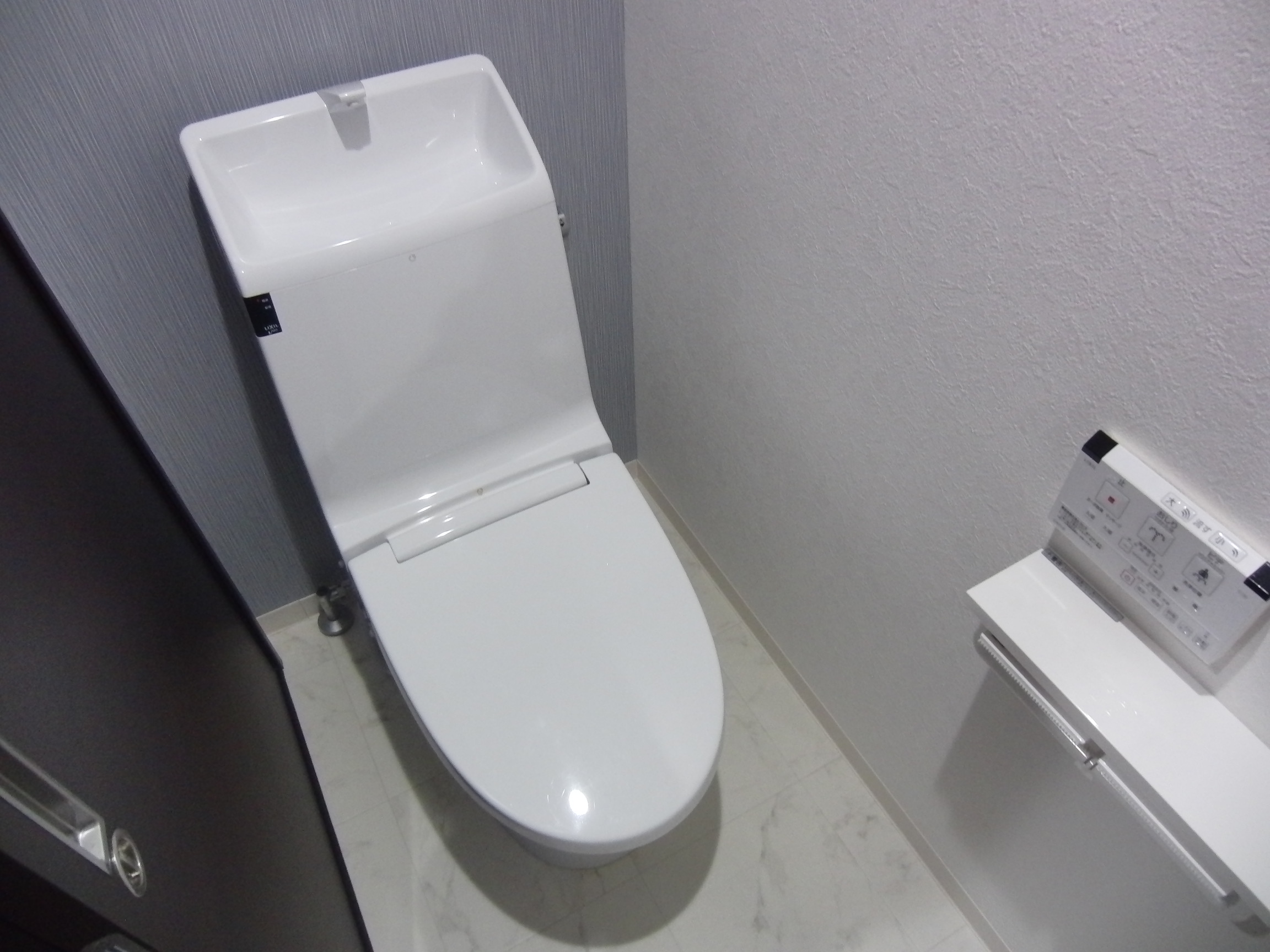 トイレ　★温水洗浄便座を完備です★