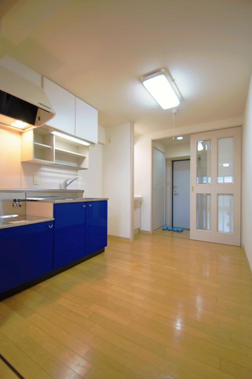 居室・リビング　DK４．５帖、冷蔵庫置場もあります。