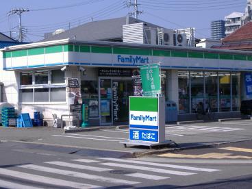 コンビニ　ファミリーマート 長田久保町店（コンビニ）まで624m