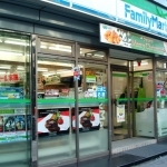 コンビニ　ファミリーマート（コンビニ）まで100m