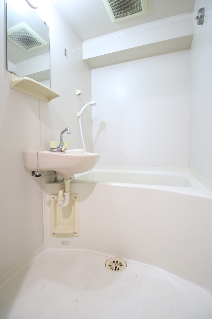 バス・シャワールーム　※別室の参考写真の為、現況優先です。