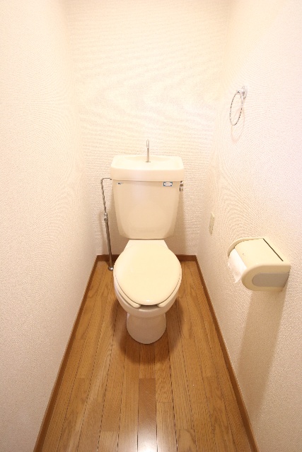 トイレ　※別室の参考写真の為、現況優先です。