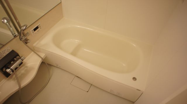 バス・シャワールーム　追い焚き機能付きの浴室