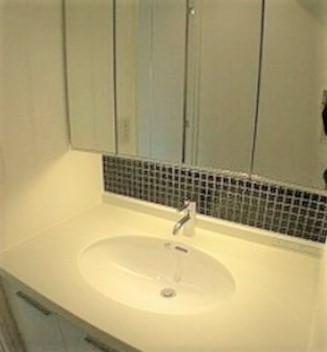 洗面設備　脱衣スペースもあります