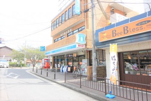 コンビニ　ローソン 七道駅前店（コンビニ）まで124m