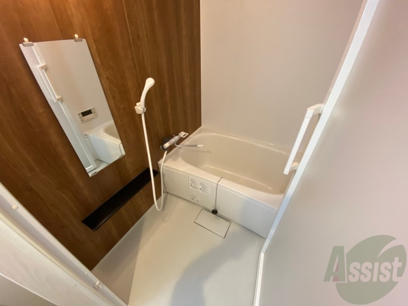 バス・シャワールーム　お風呂になります。一日の疲れを癒してくださいね。