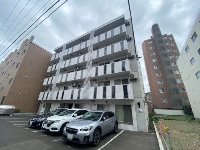 建物外観　札幌市北区北十六条西「グランオルセー北大前」