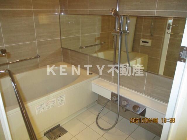 バス・シャワールーム　ゆったり過ごせるお風呂です