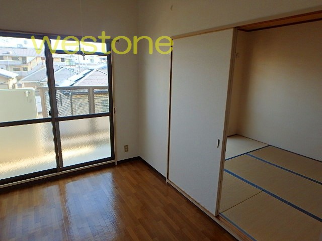 その他部屋・スペース　リビングと隣接する和室