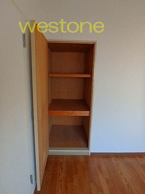 その他設備　洋室の収納