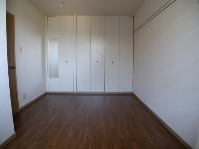 収納　収納タップリ洋間☆