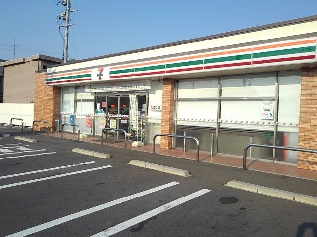 コンビニ　セブンイレブン柳津町南塚店（コンビニ）まで400m