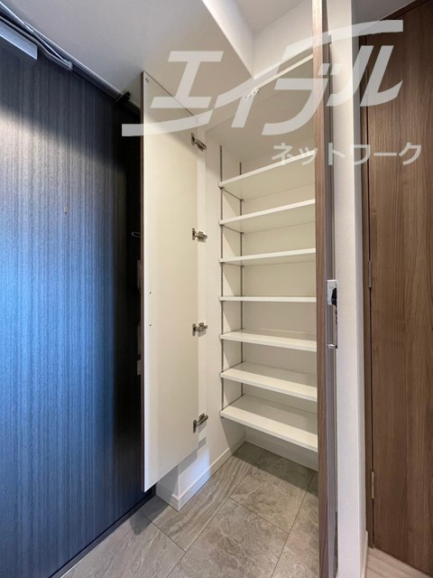 収納　シューズボックス