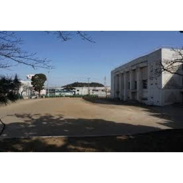 小学校　木更津市立西清小学校（小学校）まで234m