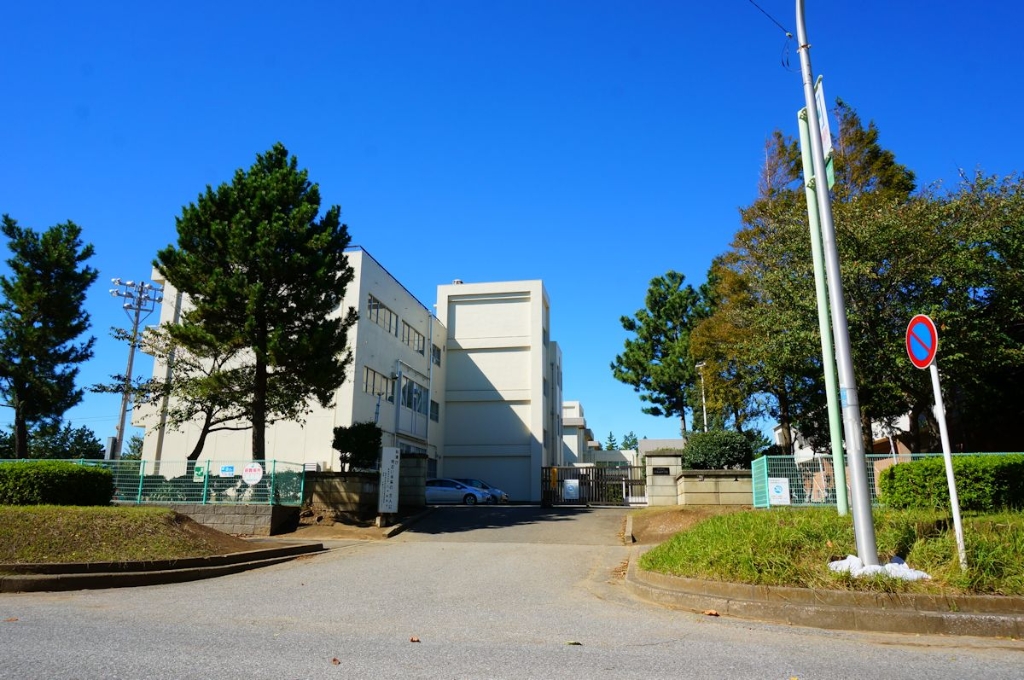 中学校　千葉市立幕張西中学校（中学校）まで545m