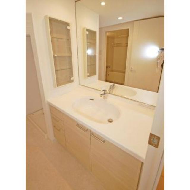 洗面設備　※写真は同タイプ住戸です。