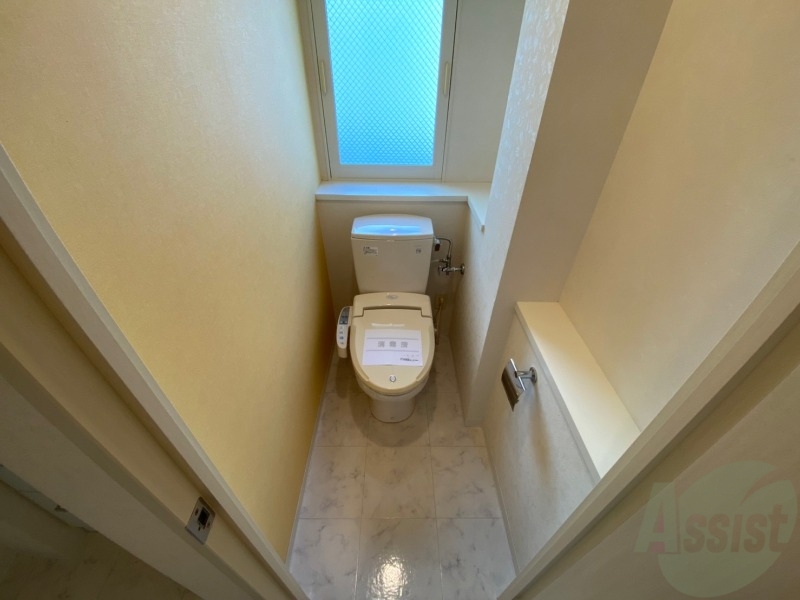 トイレ　ウォシュレット付きのトイレです。シャワートイレは日本の宝。