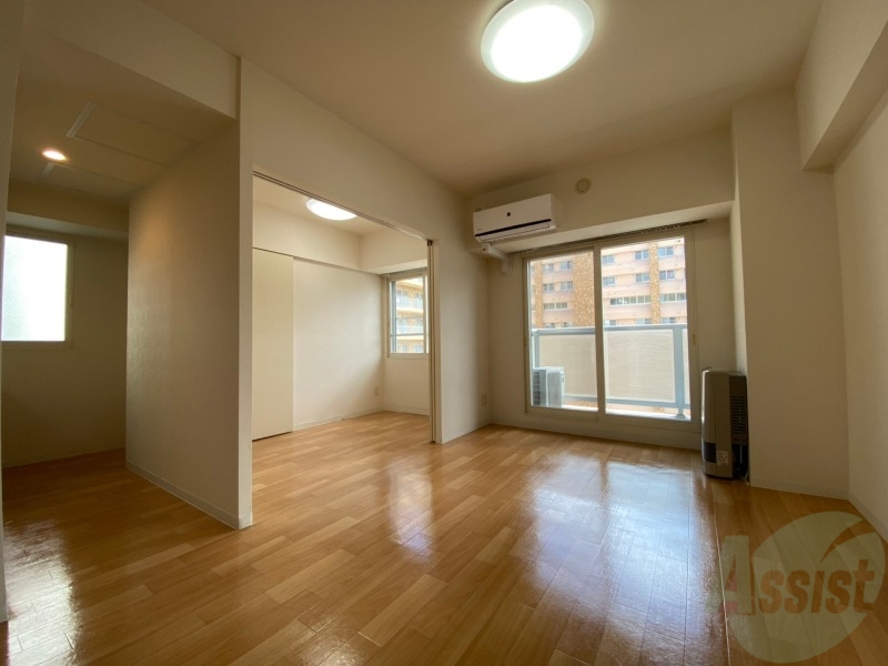 居室・リビング　色合いも明るく、快適なリビングとなっております！