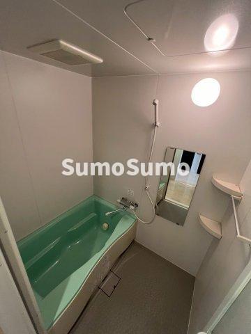 バス・シャワールーム　落ち着いた空間のお風呂です