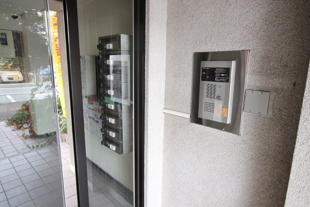 セキュリティ　★一人暮らしに心強いオートロック★