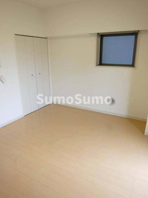 その他部屋・スペース　広くて明るい寝室