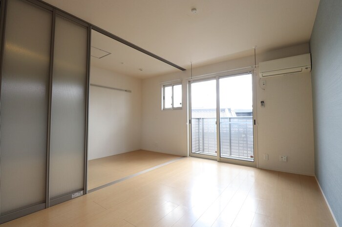 居室・リビング　居間です