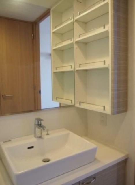 洗面設備　同仕様