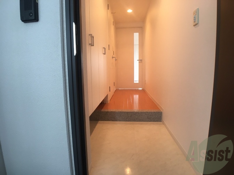 玄関　玄関です。白を基調としていて清潔感があります！