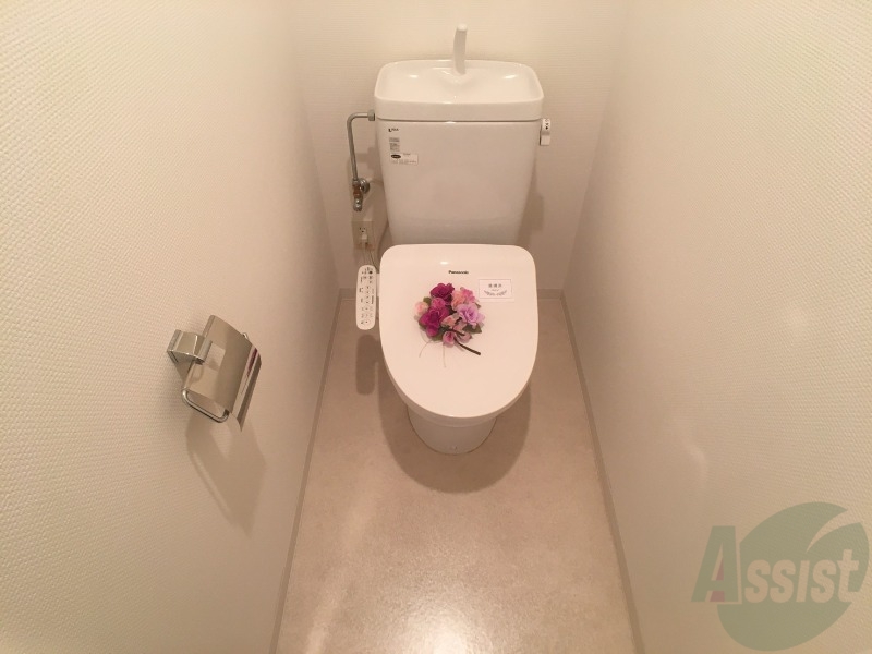 トイレ　トイレです。ウォシュレット付を探している方、おすすめです。