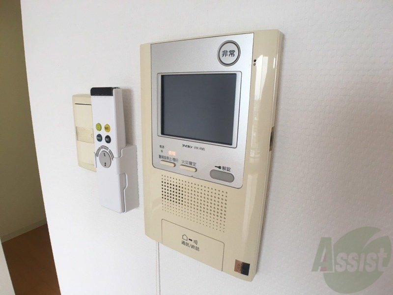 セキュリティ　ＴＶモニター付インターホンです。来客者の顔が見えるので安心！