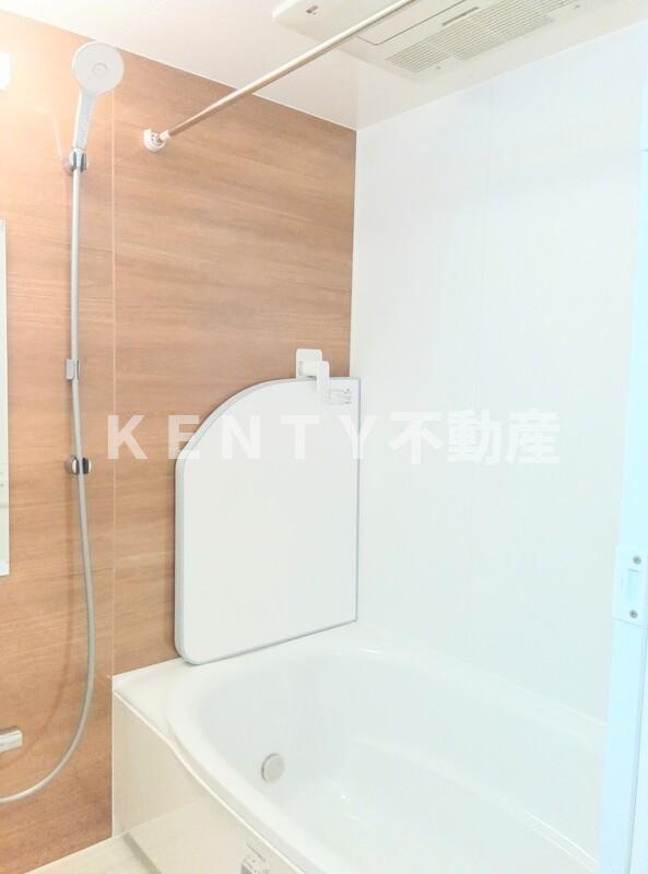 バス・シャワールーム　落ち着いた空間のお風呂です