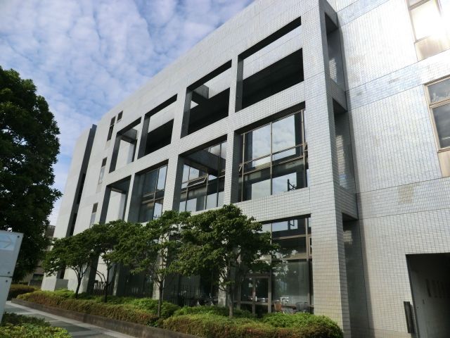 図書館　海老名市立中央図書館（図書館）まで1100m