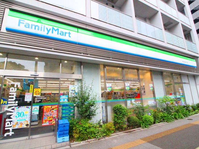 コンビニ　ファミリーマート東五反田四丁目店（コンビニ）まで70m