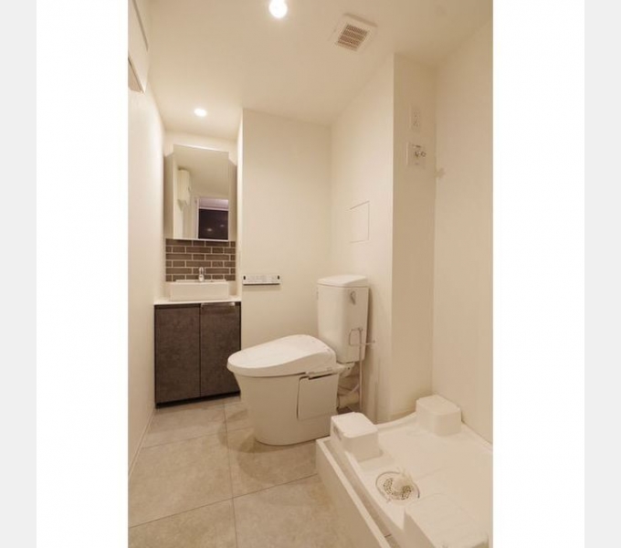 洗面設備　コンパクトで使いやすい洗面所