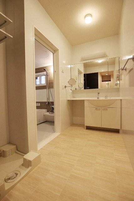 洗面設備　同物件別号室の写真です。