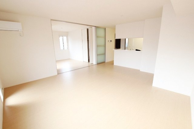 居室・リビング　同物件別号室の写真です。