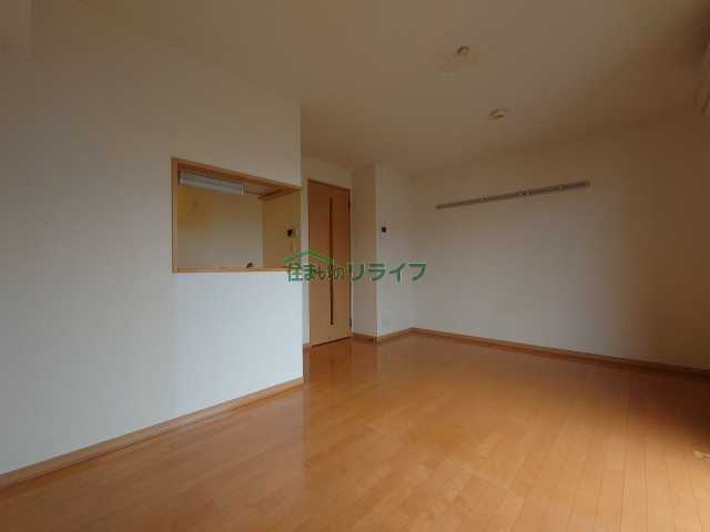 居室・リビング　別部屋参考写真となります。