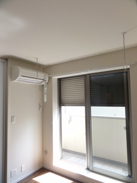 その他設備　★防犯シャッター、室内物干しフック★