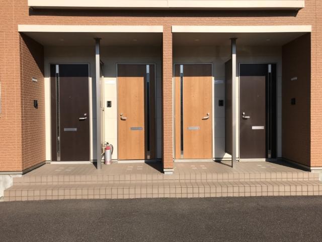 エントランス　外観写真（昼）