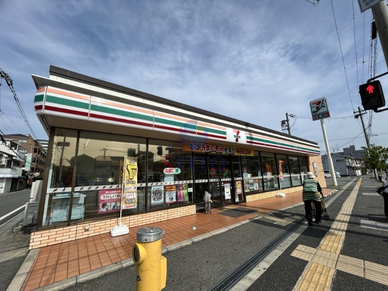 コンビニ　セブンイレブン豊中庄内西町2丁目店（コンビニ）まで301m