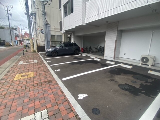 駐車場　駐車場