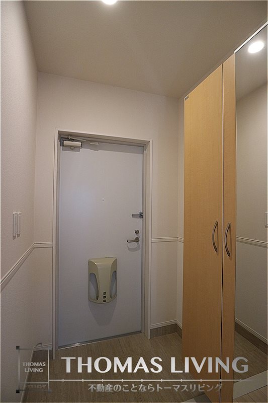 玄関　広々としたシューズボックス御座います。