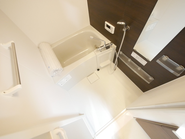 バス・シャワールーム　★経済的な追焚機能付のバスもうれしいポイントですね★