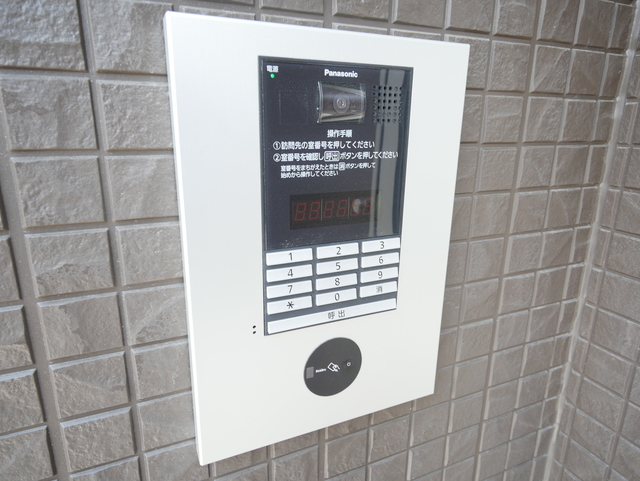 エントランス　★防犯面に安心なオートロック付です★