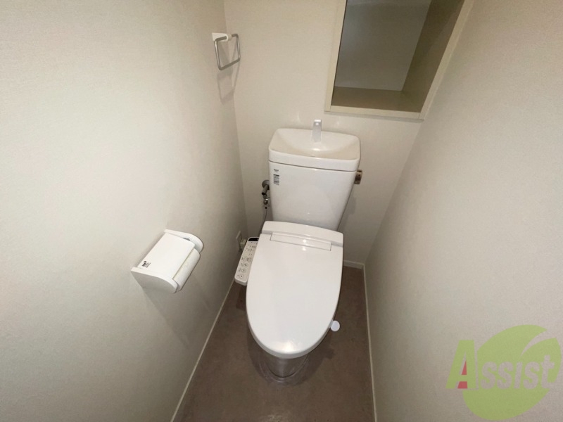 トイレ　ウォシュレット機能がついたトイレです。安心して使用できますね