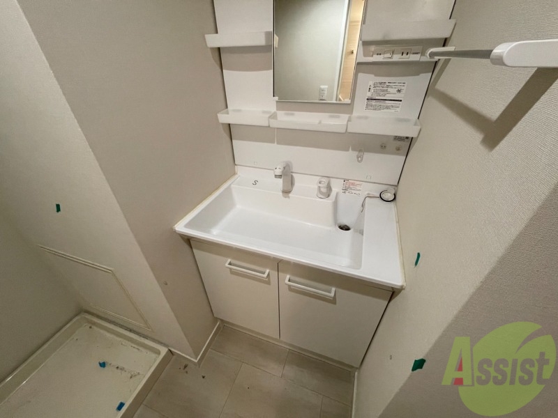 洗面設備　洗面は独立になっているので忙しい朝もばっちりですね。